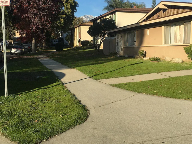 406 Tyler Way #C — Photo 1
