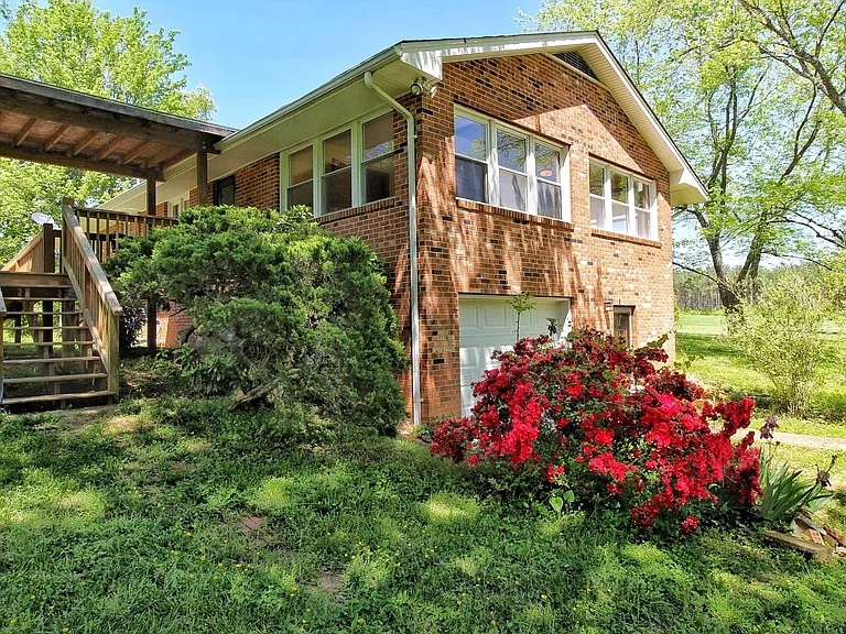 2441 Indian Creek Rd — Photo 16