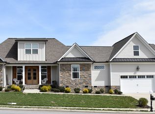 1385 Dreamfield Dr, Soddy Daisy, TN 37379