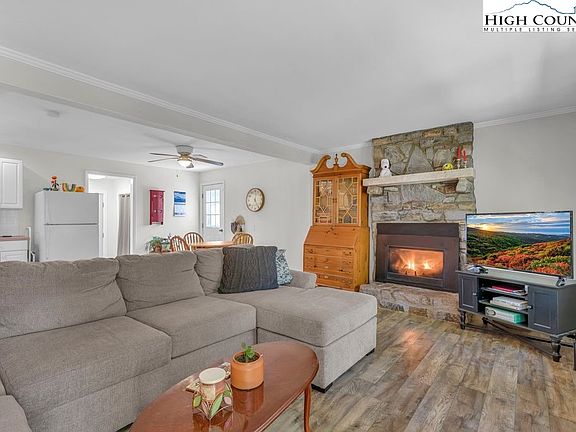 5th image of 156 Olancha Avenue