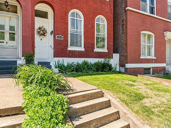 3rd image of 2630 Geyer Ave