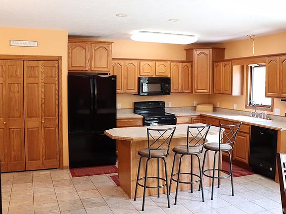 5th image of 608 W 46th St