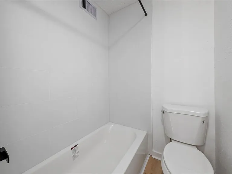 700 Lyle West Ave #A — Photo 23
