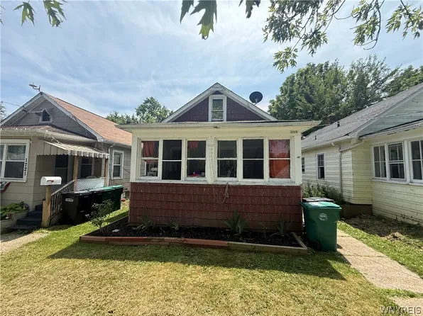 1719 North Ave, Niagara Falls, NY 14305
