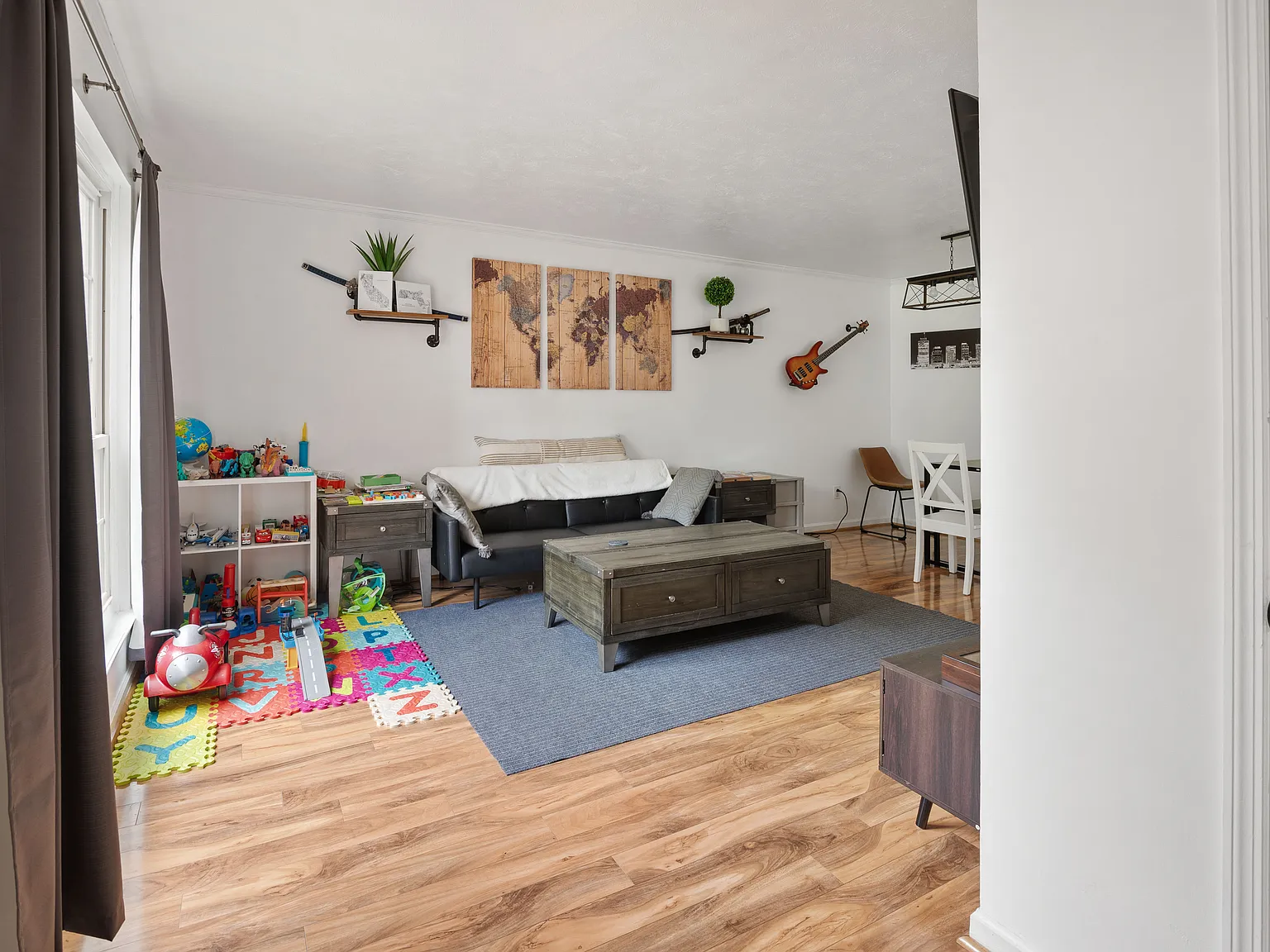 2 bed, 1.5 bath, 1218 sqft, $1,995 — Photo 4