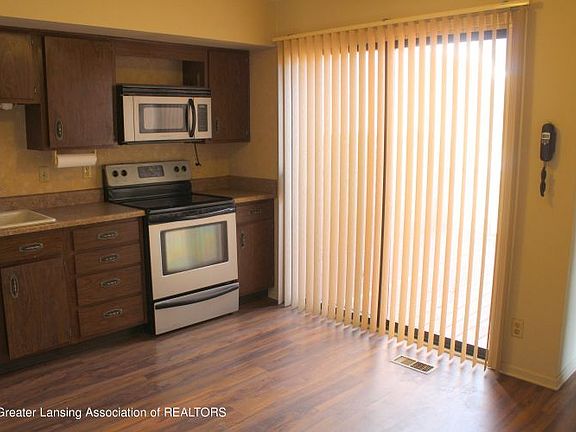 5th image of 252 Bonnie Brook Dr #9