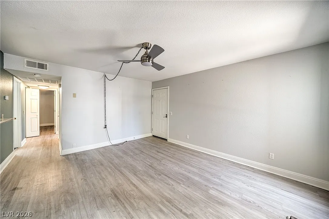 2 bed, 2.0 bath, 1004 sqft, $1,475 — Photo 4
