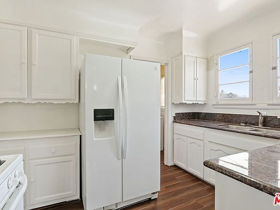 3rd image of 3301 Stocker St #4141