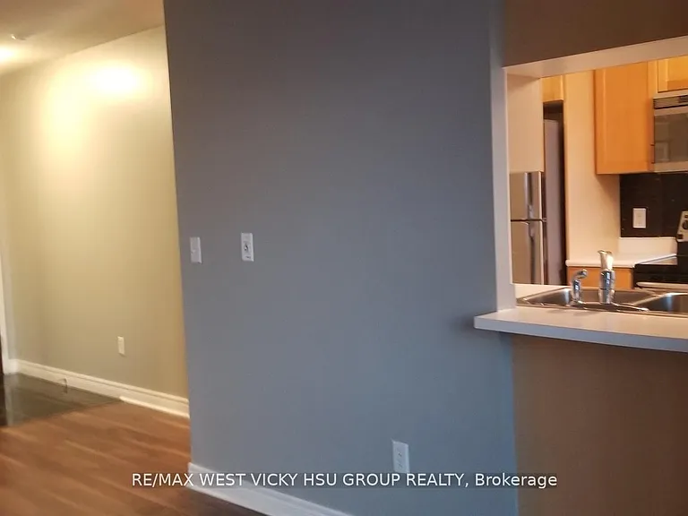 18 Parkview Ave #2809 — Photo 5