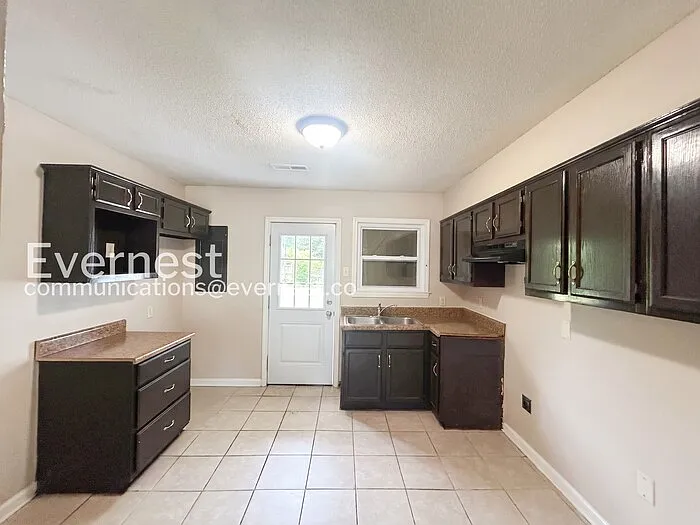 2 bed, 1.0 bath, 707 sqft, $1,045 — Photo 4