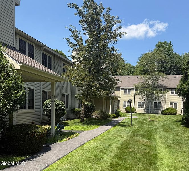 4th image of 215 Monmouth Way