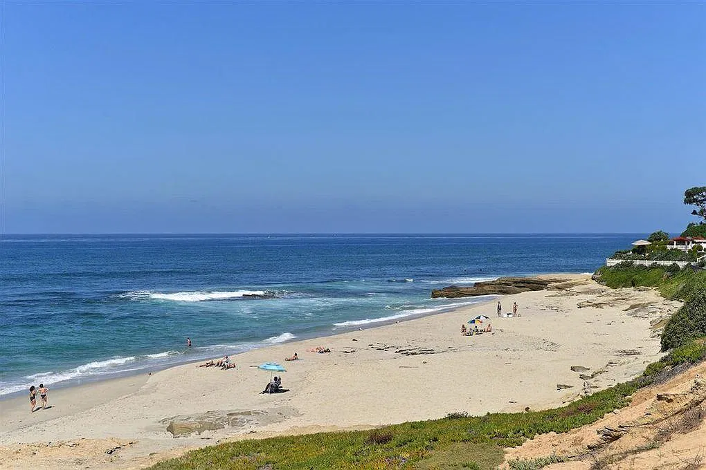 6455 La Jolla Blvd — Photo 3