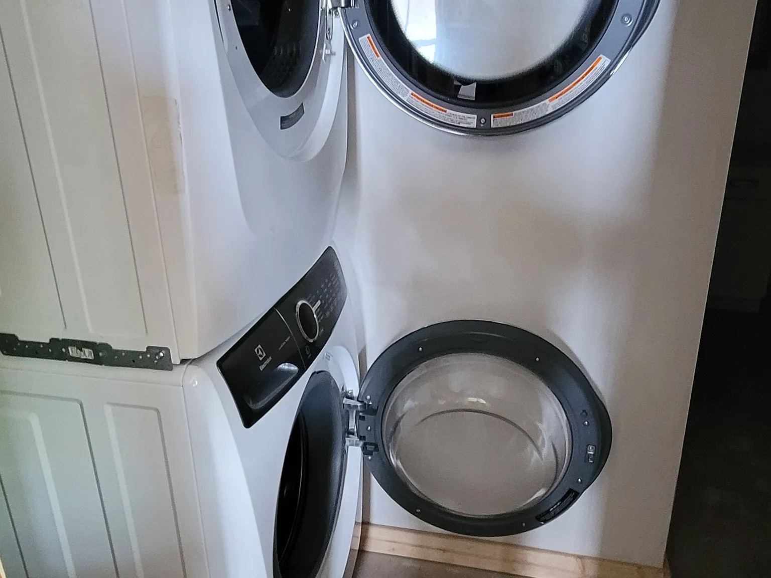 1 bed, 1600 sqft, $1,600 — Photo 2