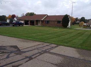 8177 Burleigh Rd, Grand Blanc, MI 48439