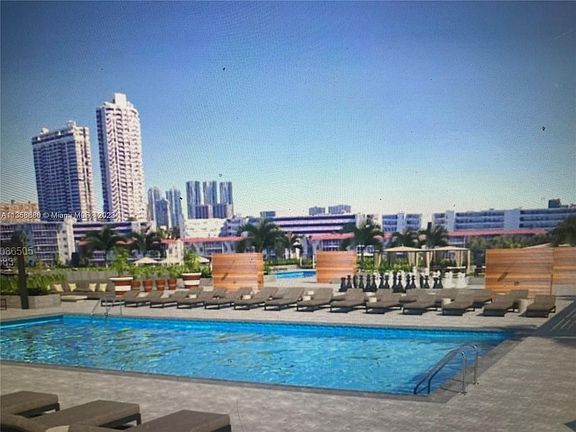 2nd image of 18061 Biscayne Blvd APT 1902
