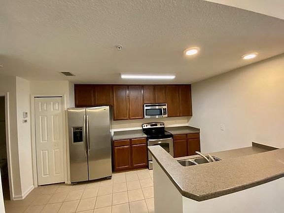 3rd image of 8196 Cabin Lake Cir #2107