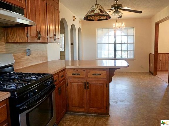 4th image of 305 Manning Dr