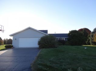 915 Rockhampton Dr, Rockford, IL 61102