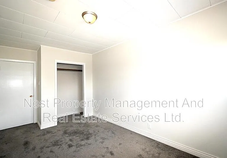 594 Central St E #1 — Photo 8