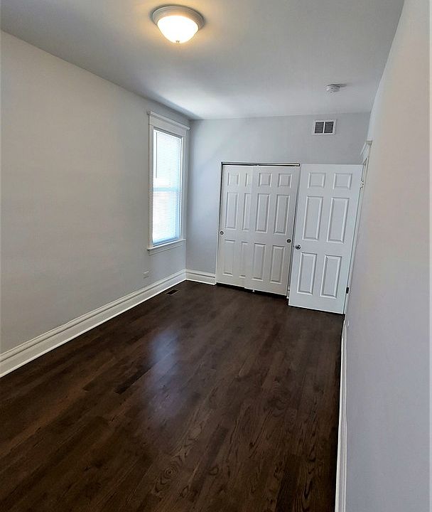 2nd image of 2415 S 58th Ct