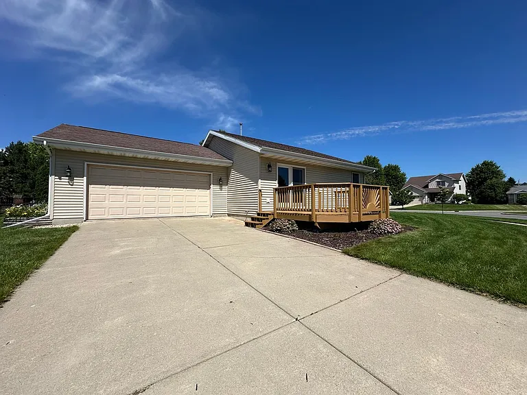 868 N Edge Trl — Photo 2