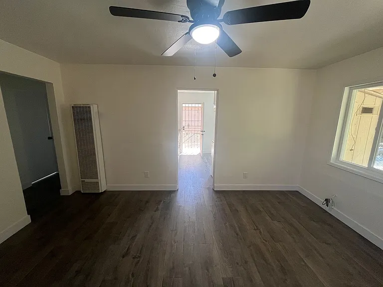 406 Niles Ave — Photo 4