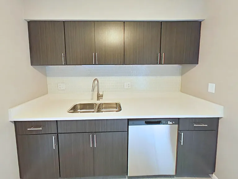 Woodland Reserve Apartments — Photo 93