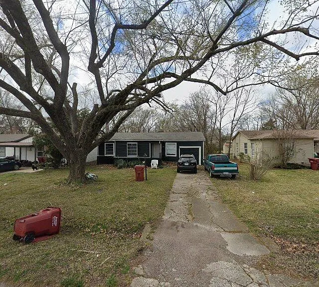 1305 Lynn St — Photo 9