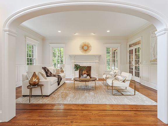 16 Hidden Spring Drive