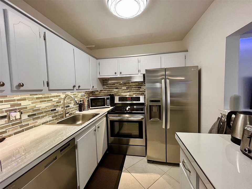 1st image of 1027 Ellesmere B #1027