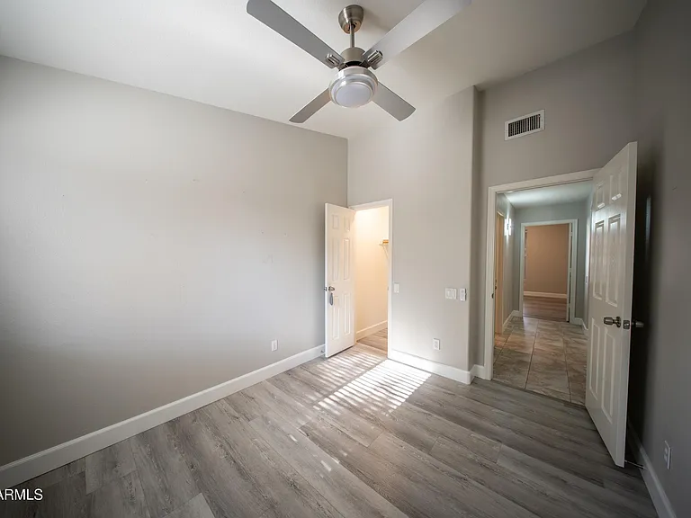 1118 S Surfside Dr — Photo 16