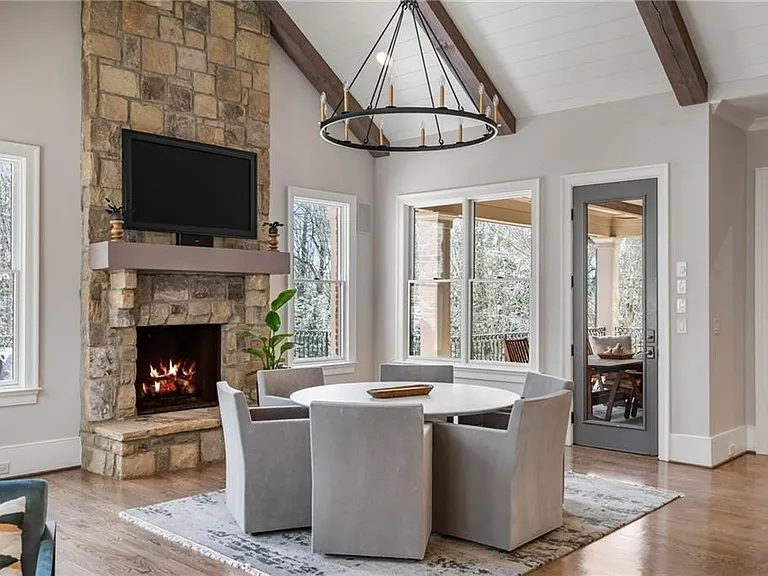 5265 Peachtree Dunwoody Rd — Photo 12