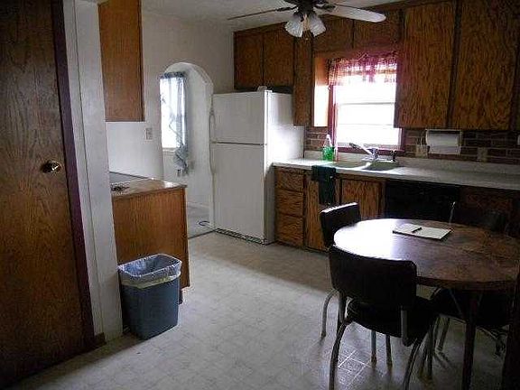 4th image of 1421 W 6TH