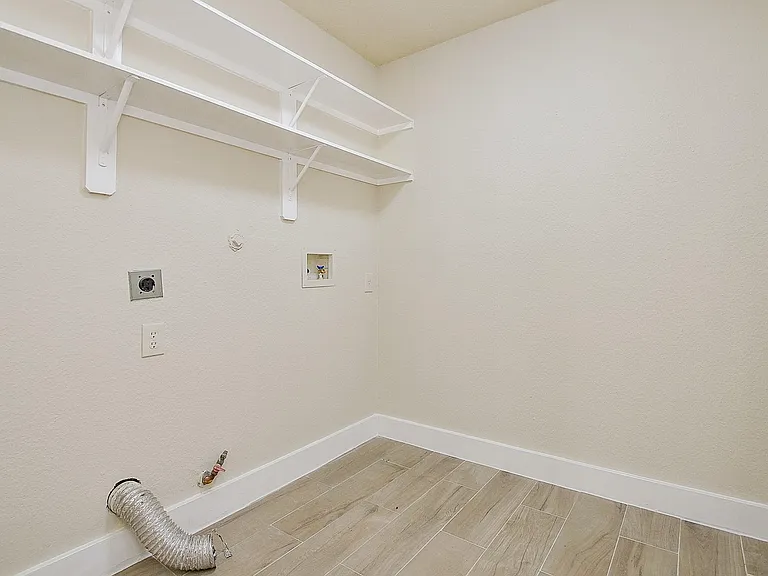 3935 Federal Ln — Photo 27