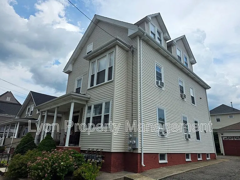 18 Burgess Ave #3 — Photo 1
