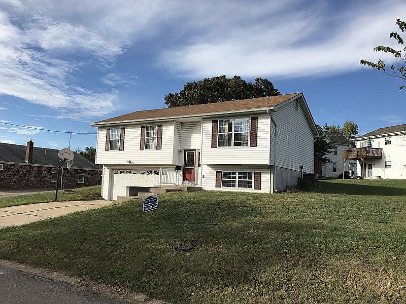 1st image of 804 W Kelley St