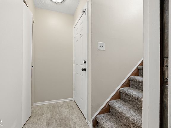4th image of 9884 E Royce Dr