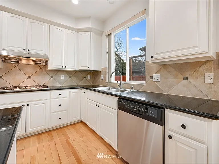 18820 35th Dr SE — Photo 21