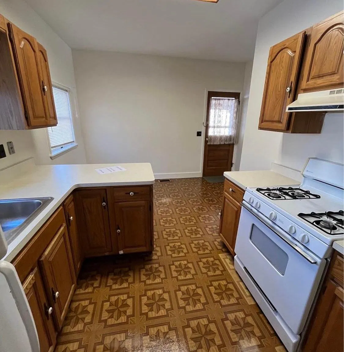 W Oak Orchard St, Medina — Photo 4