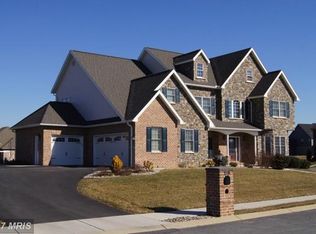 189 Sunbrook Dr, Chambersburg, PA 17201