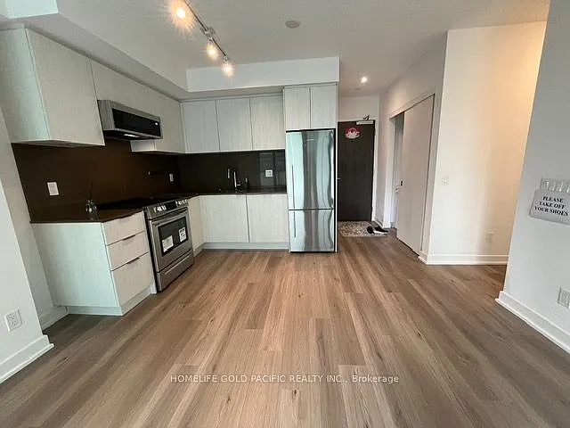 25 Richmond St E #611 — Photo 7