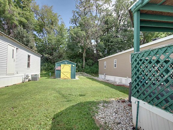 2nd image of 905 Joshua St