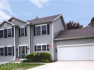 900 Beech St SE, Lowell, MI 49331