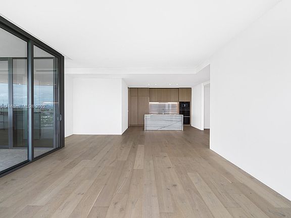 4th image of 8701 Collins Ave Unit 906