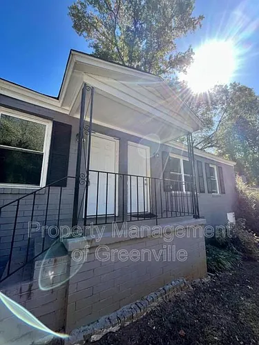 326 Loop St Photo 1