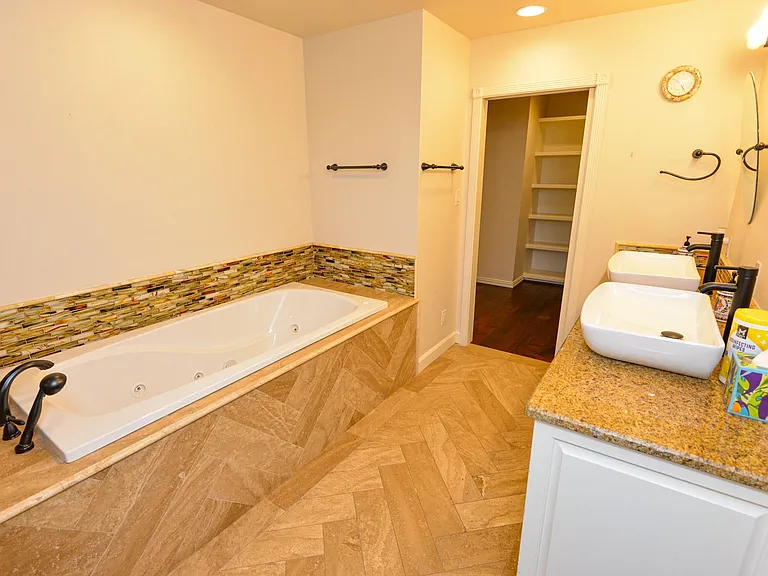 10710 D K Ranch Rd — Photo 21