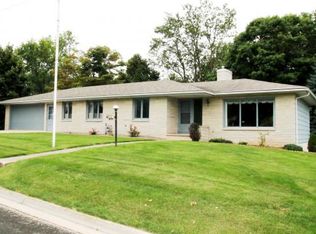 425 3rd St, Luxemburg, WI 54217