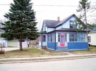 224 E 1st St, Gillett, WI 54124