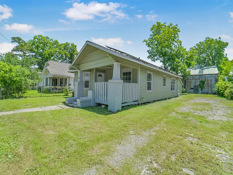 220 Engel St — Photo 19
