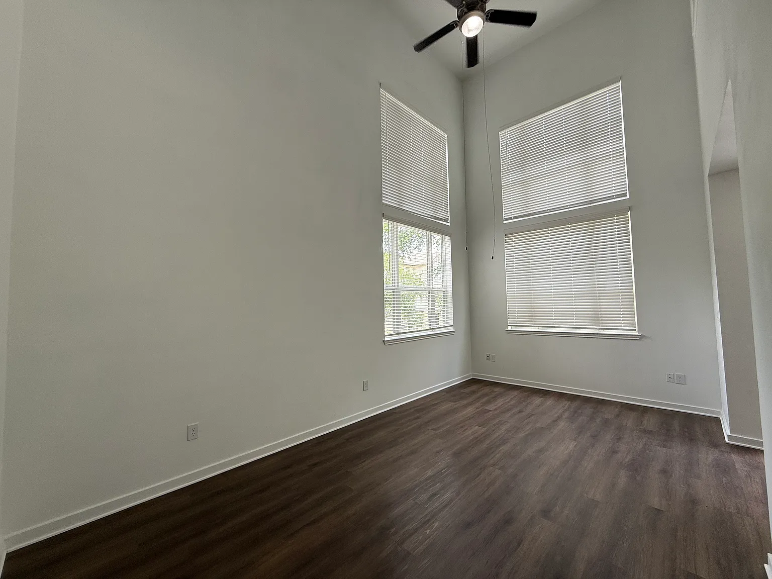 3 bed, 1518 sqft, $2,947 — Photo 3